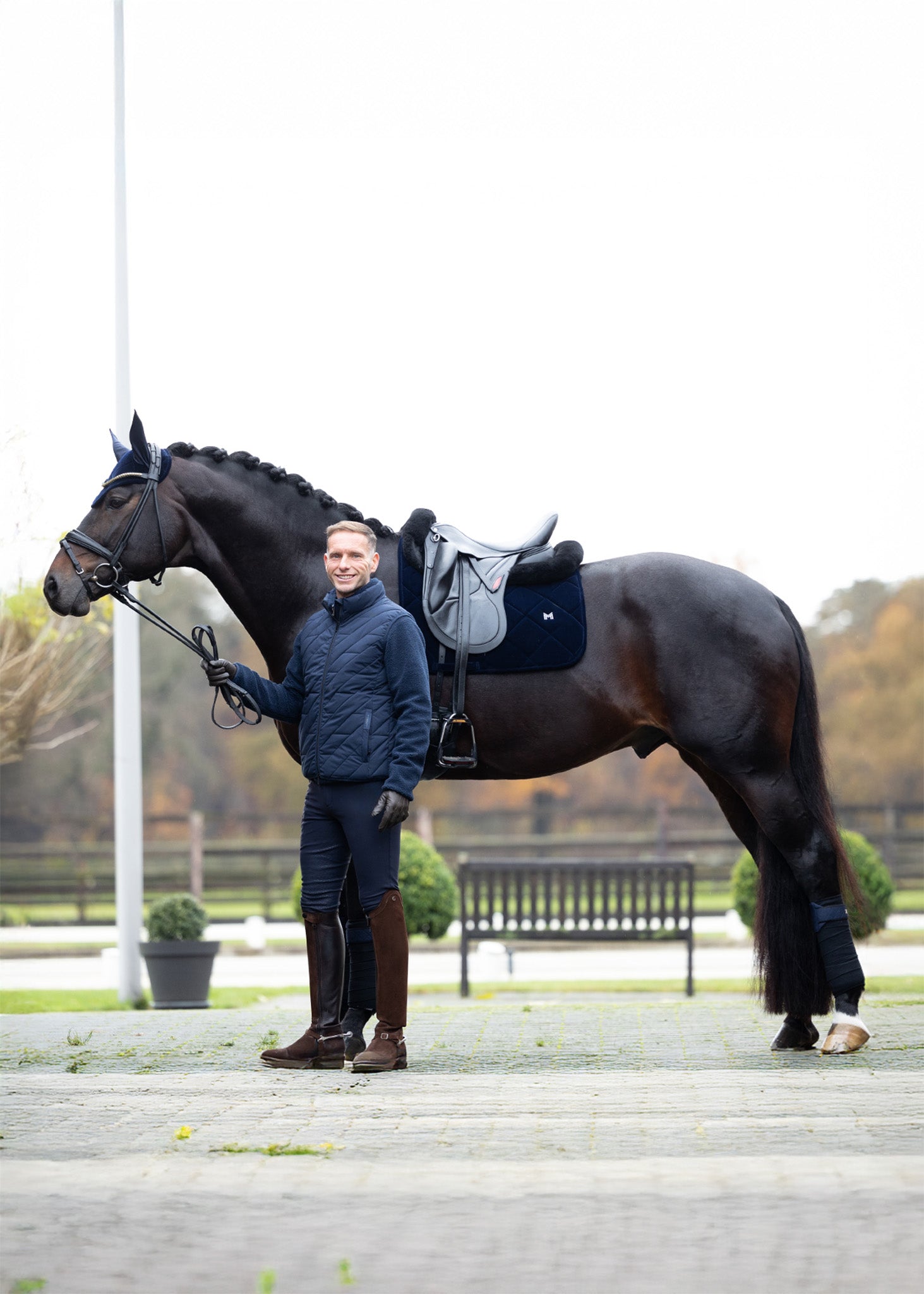 Velvet Dressage Saddle Pad (Sapphire)