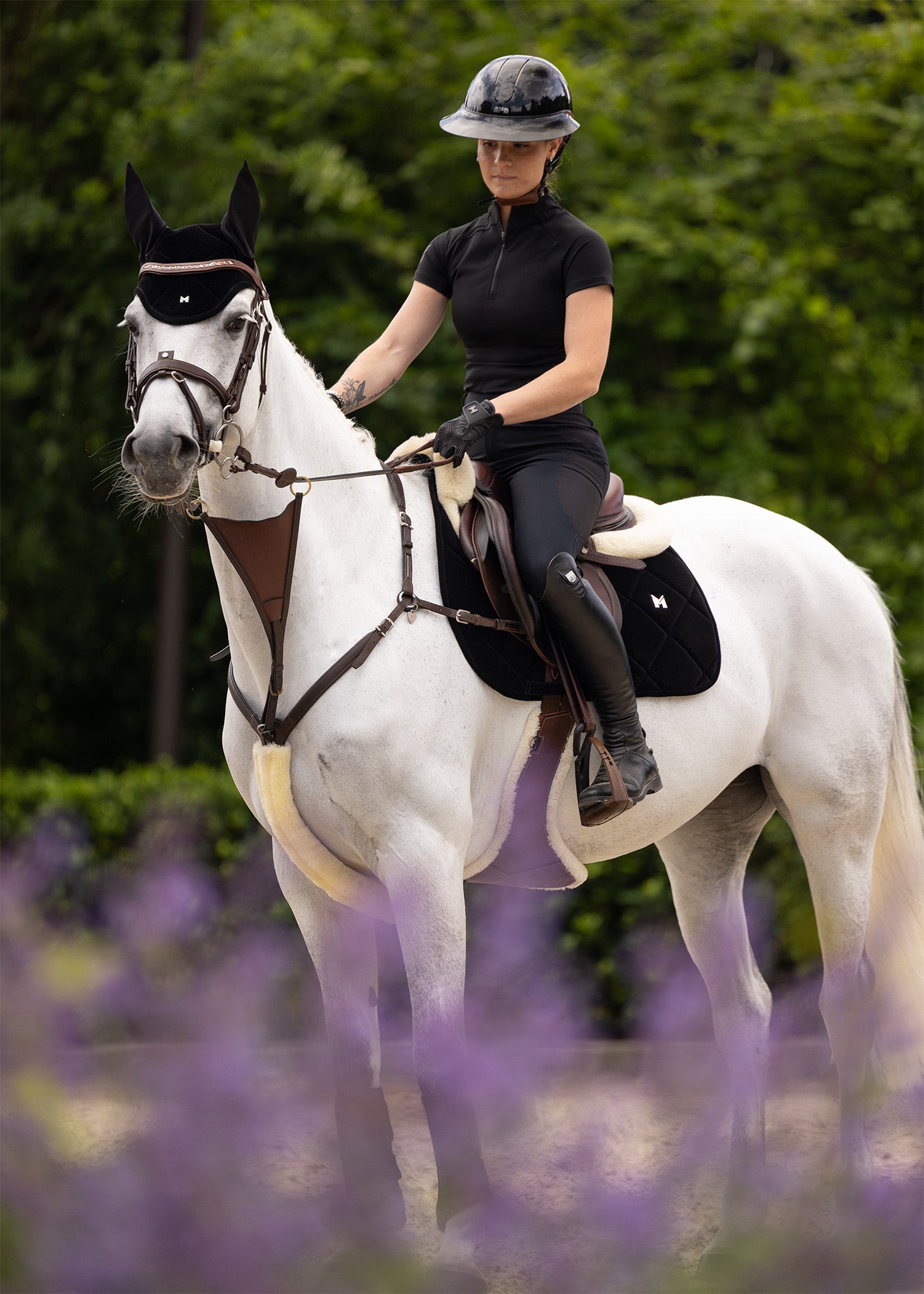 Velvet Ear Bonnet (Black)